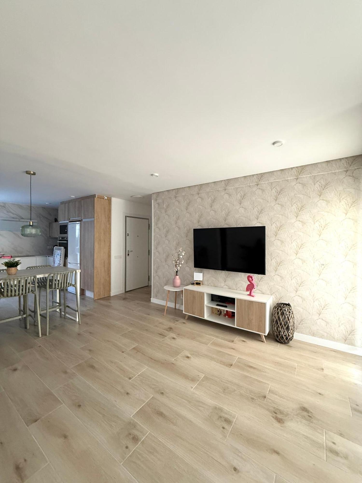Beauty Home Салоу Экстерьер фото