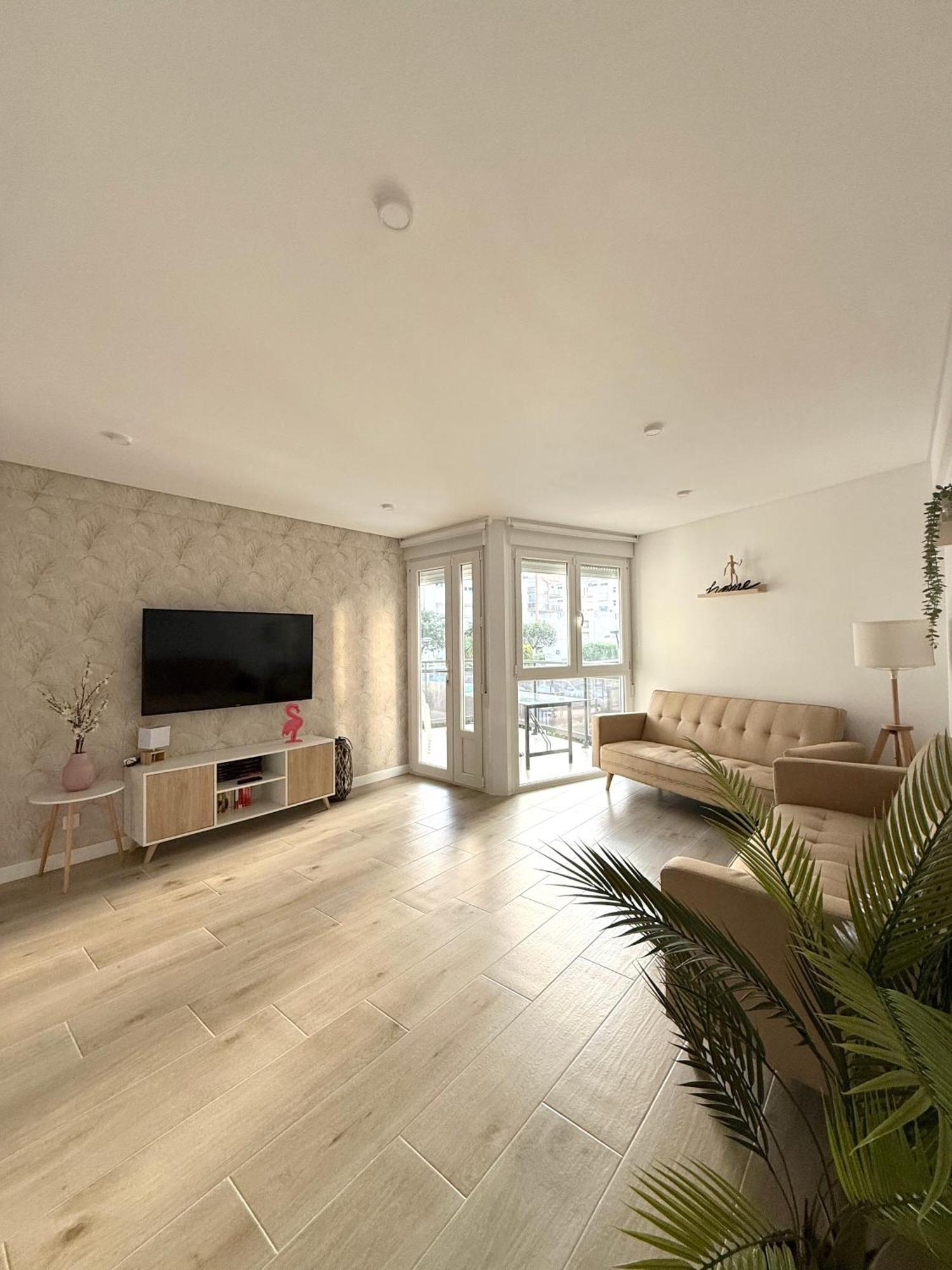 Beauty Home Салоу Экстерьер фото
